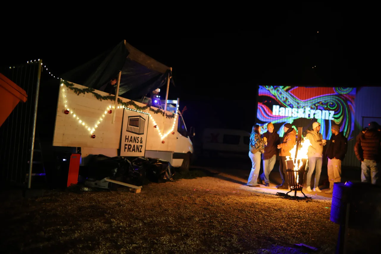 Feuer an, Herz offen